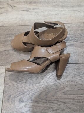 Naturalizer Taupe Cutout Peep-Toe Heel Sandals